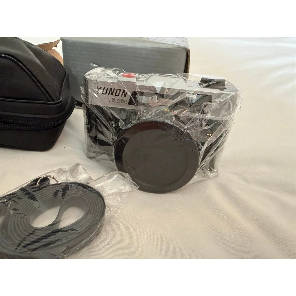 Yunon YN-500 Standard 35mm Film Camera Vintage Silver Black with Case and Box